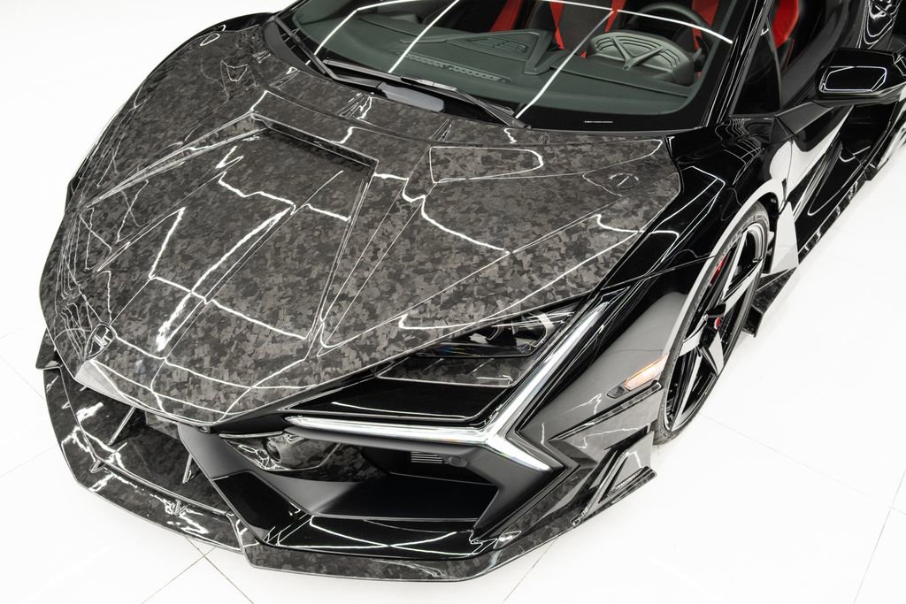Used 2024 Lamborghini Revuelto image 8