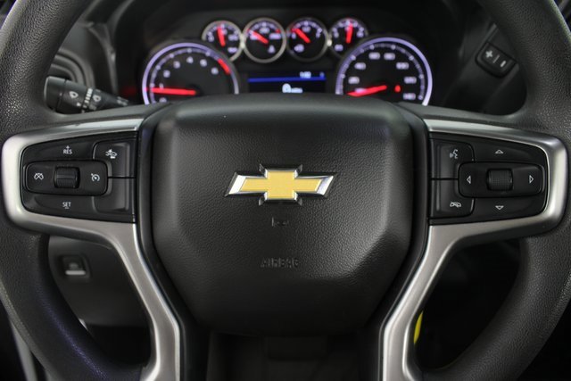 Used 2022 Chevrolet Silverado 2500 Custom w/ Custom Value Package image 12