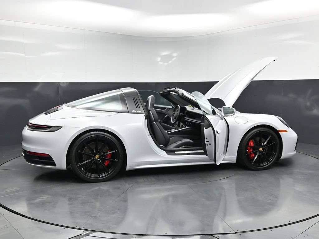Certified 2024 Porsche 911 Targa 4S w/ Premium Package AWD/4WD image 31