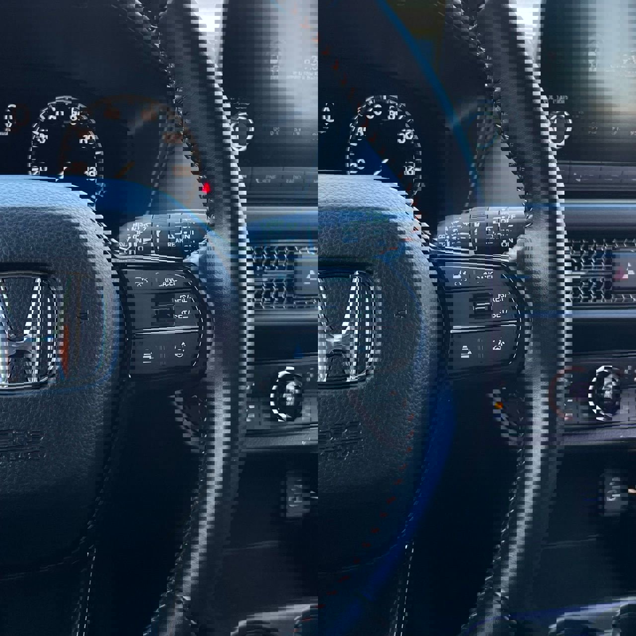 Used 2025 Honda HR-V Sport image 15