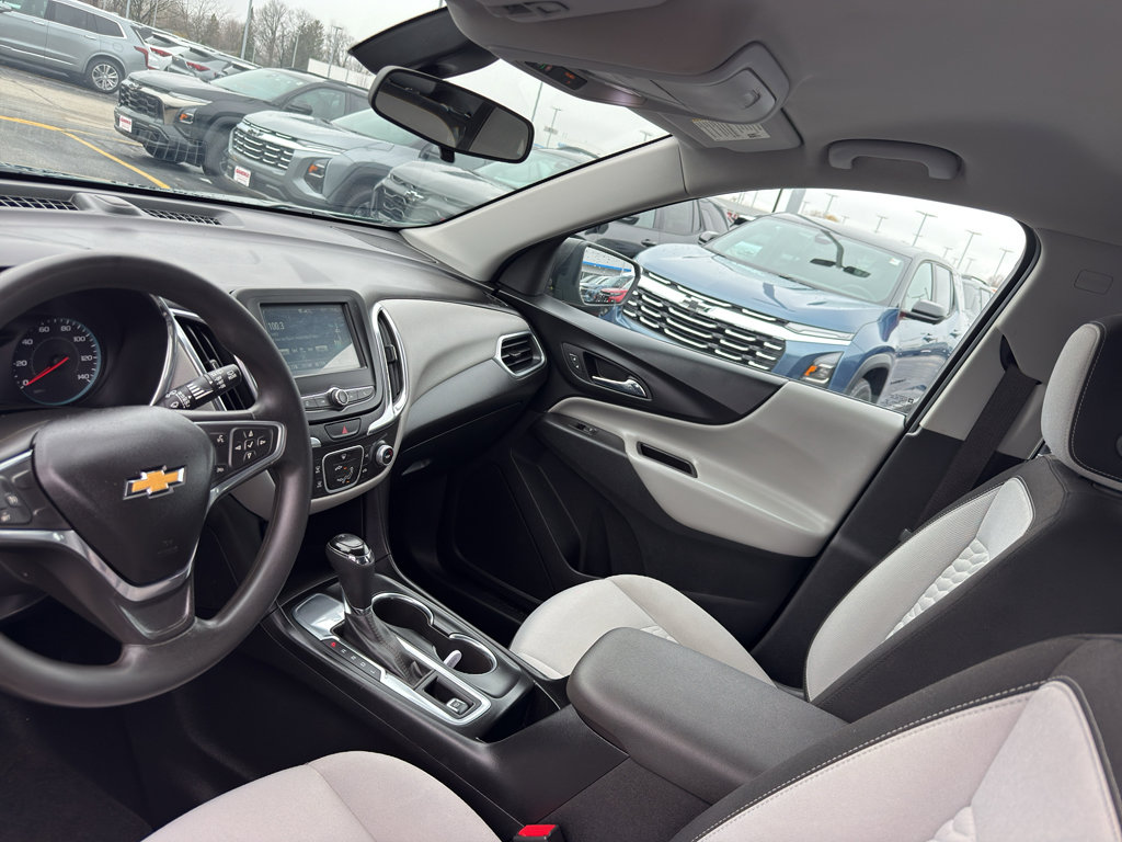 Used 2018 Chevrolet Equinox LS image 24