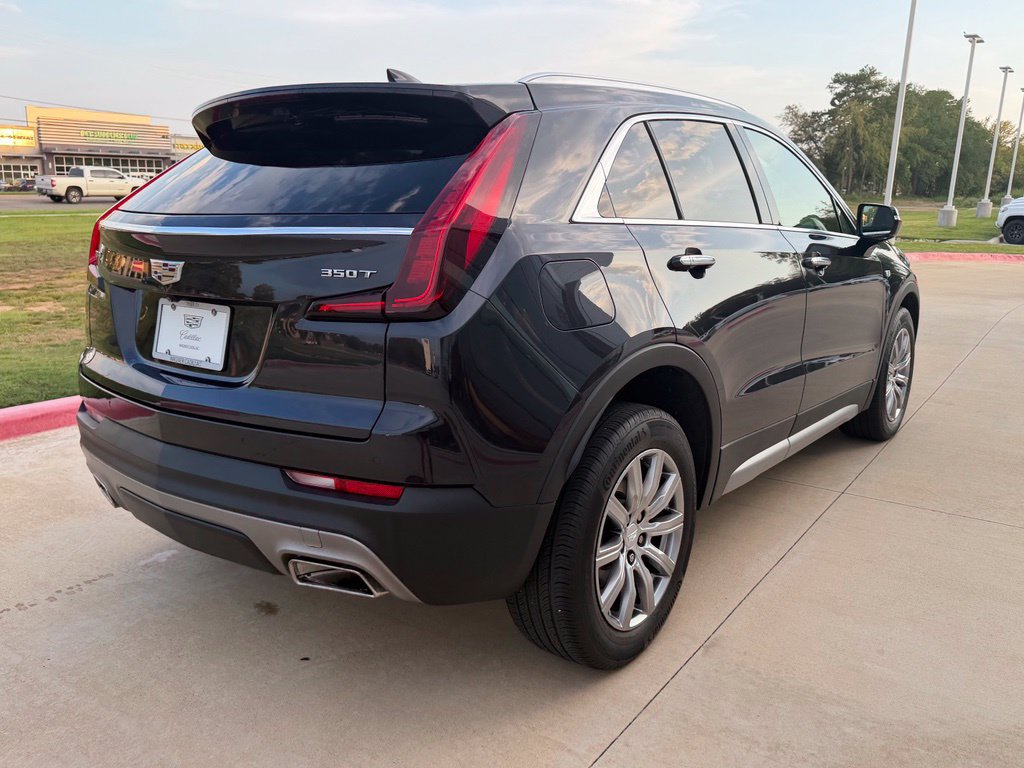 Used 2022 Cadillac XT4 Premium Luxury w/ Enhanced Visibility Package FWD image 6