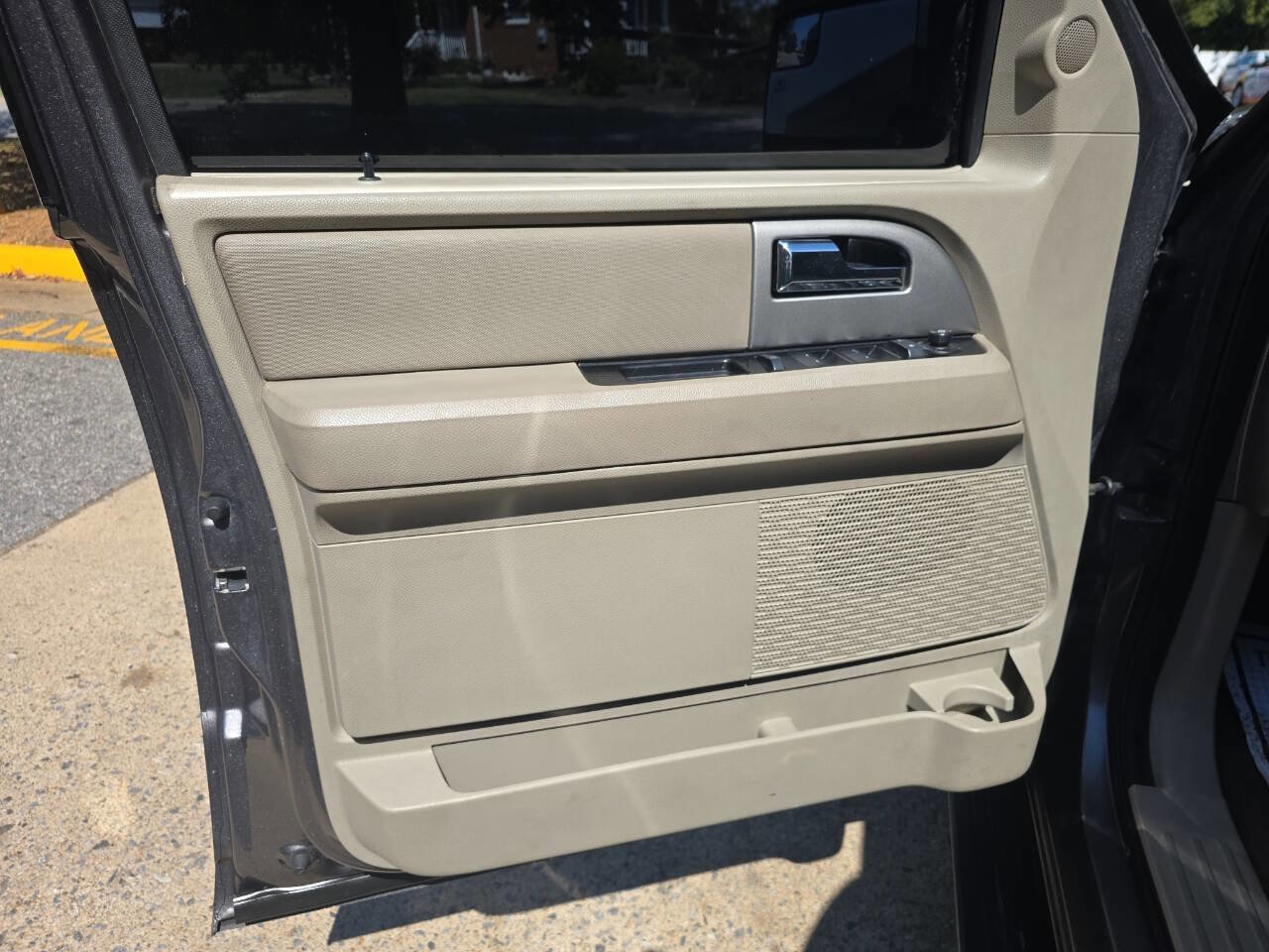 Used 2012 Ford Expedition EL Limited image 8