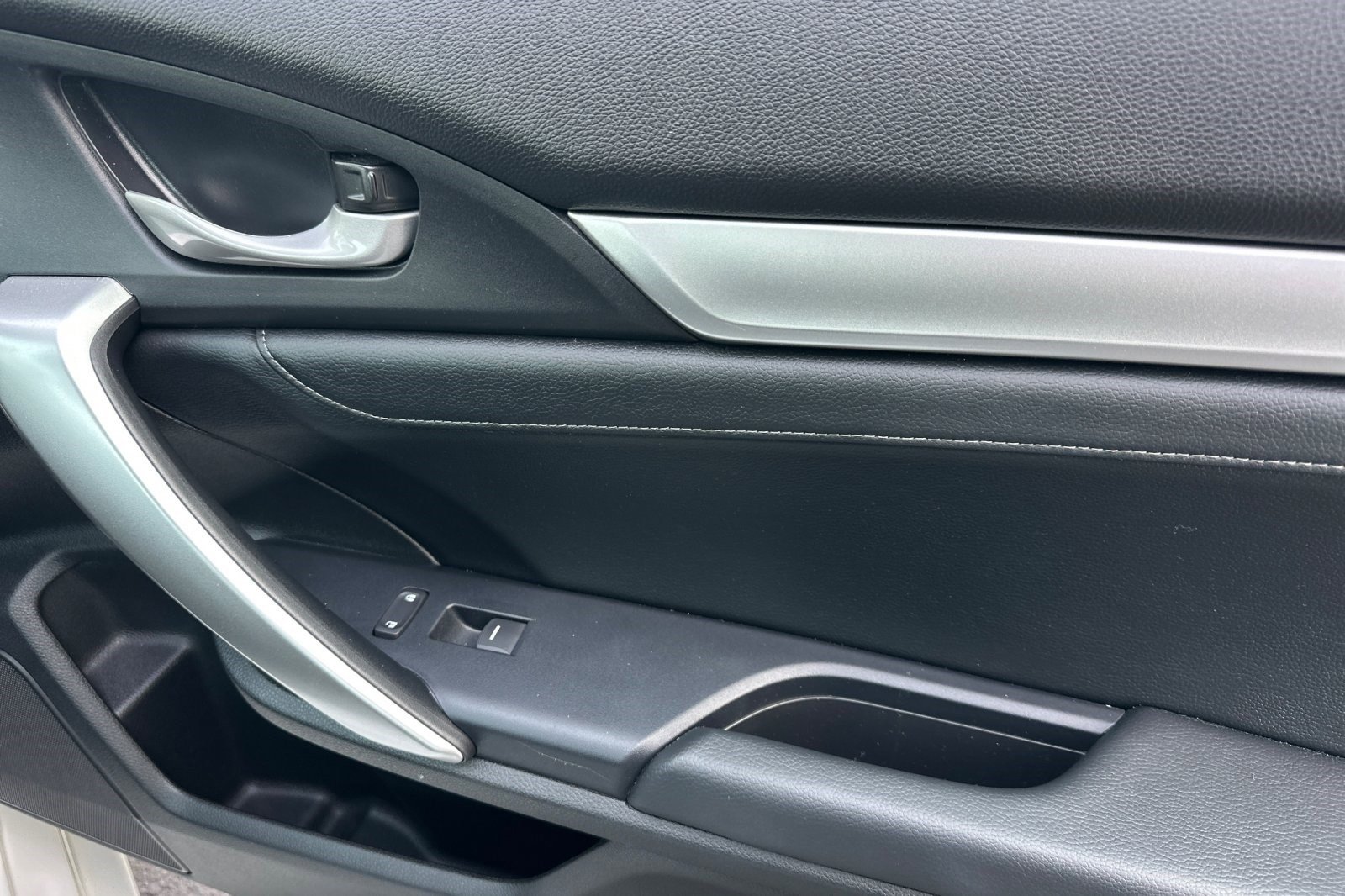 Used 2019 Honda Civic Touring image 20