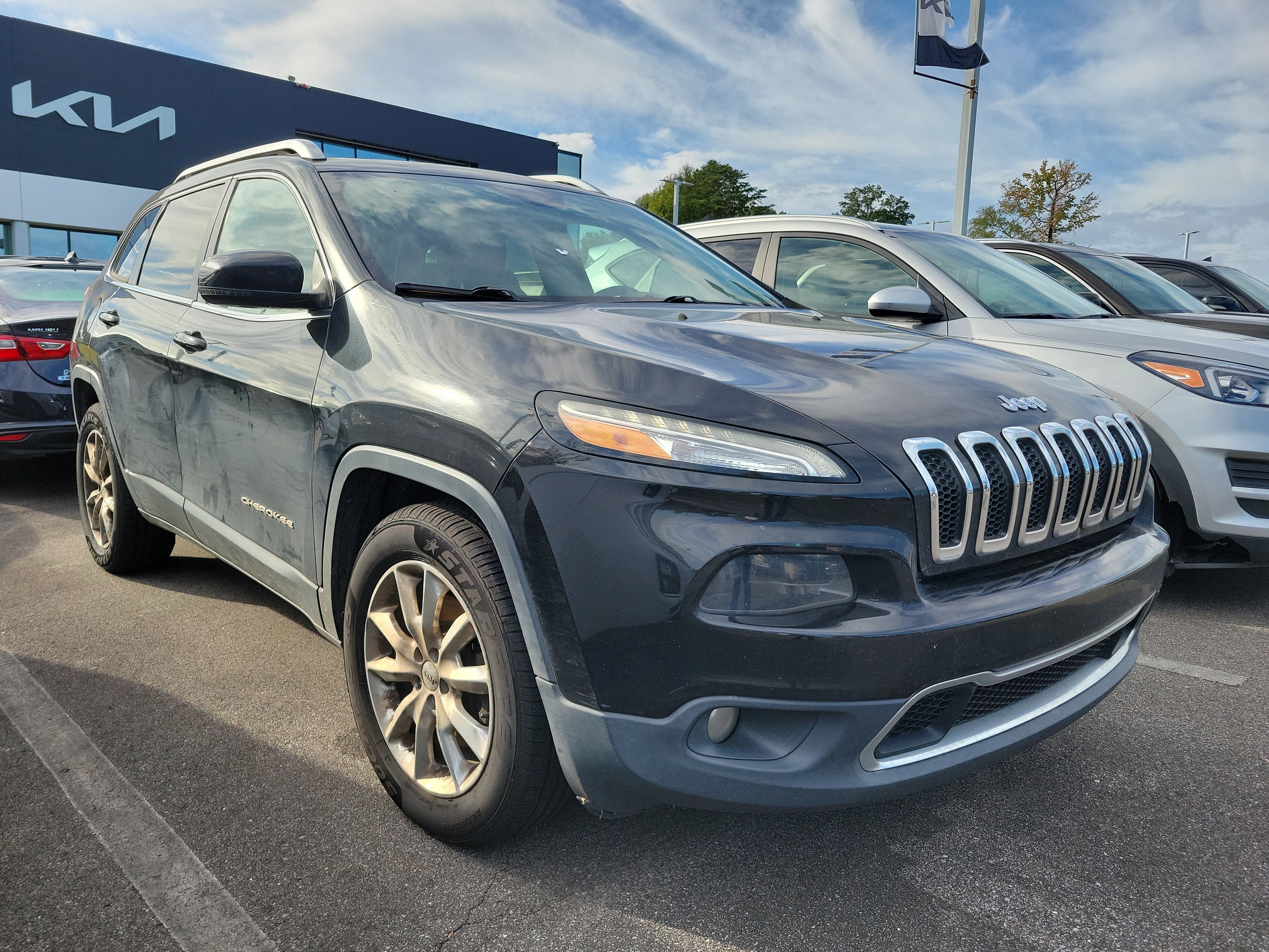 Used 2016 Jeep Cherokee Limited w/ Luxury Group