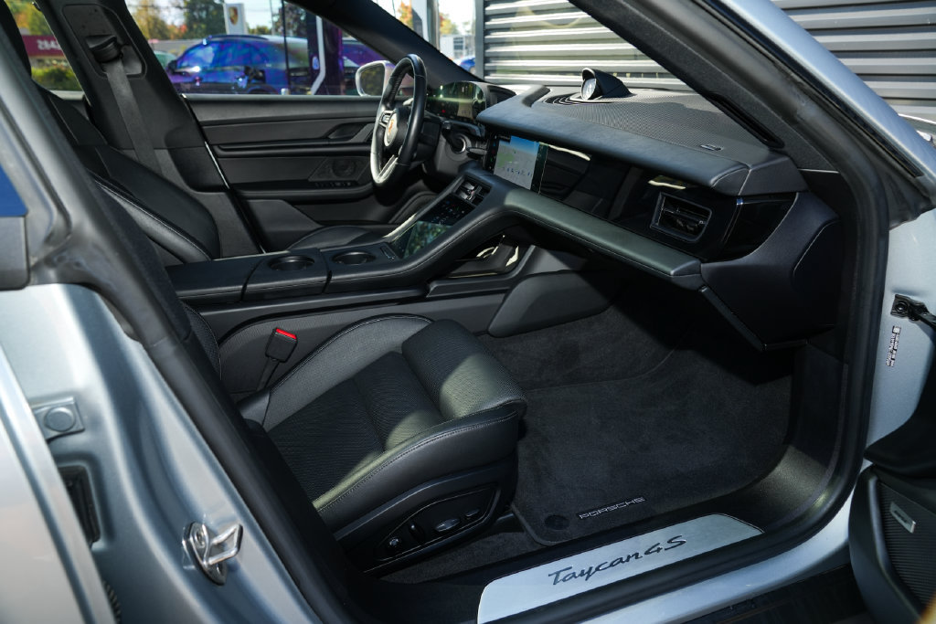 Certified 2021 Porsche Taycan 4S AWD/4WD image 35