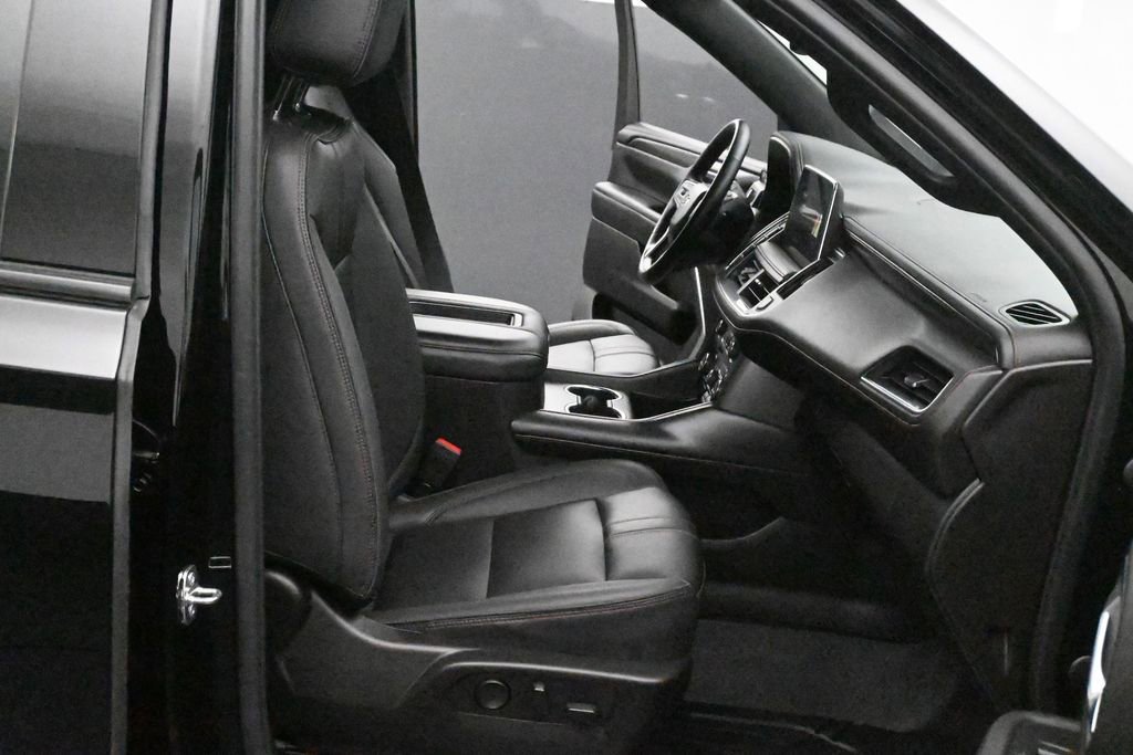 Used 2023 Chevrolet Suburban RST w/ Luxury Package AWD/4WD image 11