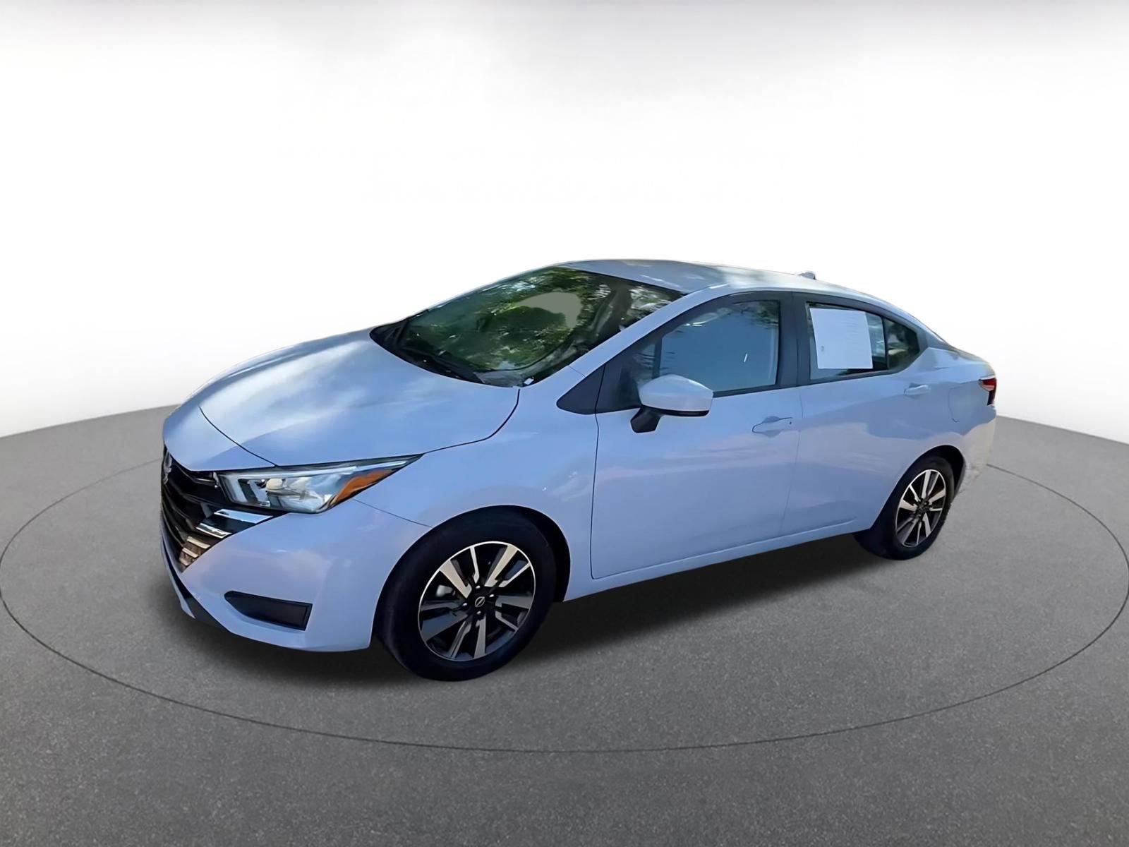 Used 2025 Nissan Versa SV FWD image 8