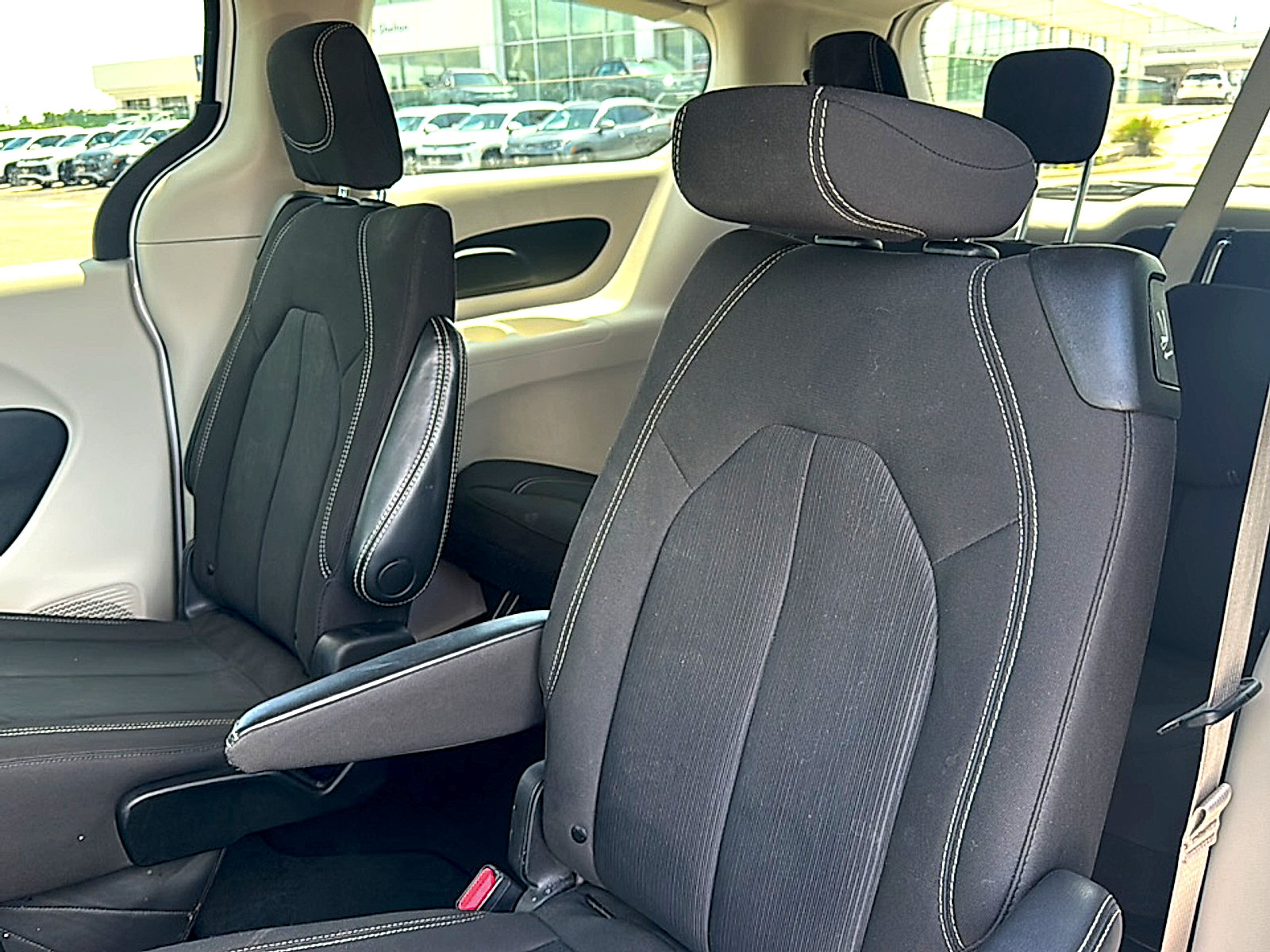 Used 2023 Chrysler Voyager LX FWD image 19