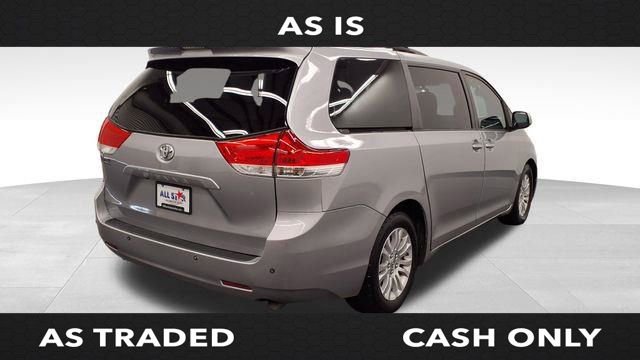 Used 2011 Toyota Sienna XLE w/ XLE Navigation Pkg image 7