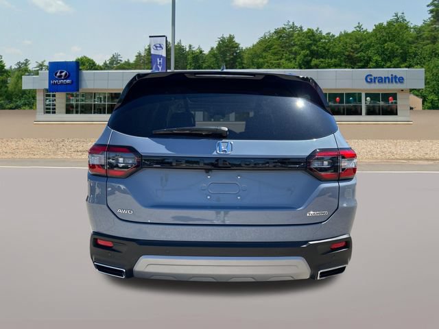 Used 2025 Honda Pilot Touring image 7