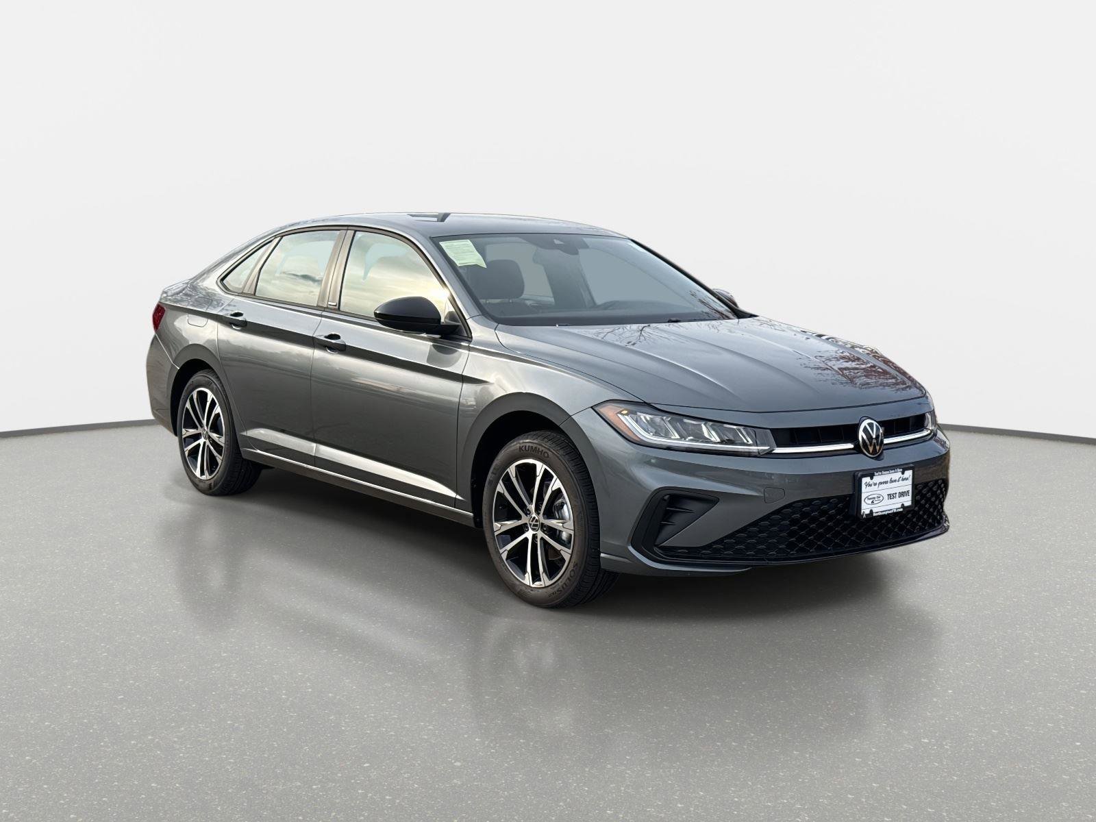 Used 2025 Volkswagen Jetta Sport image 3