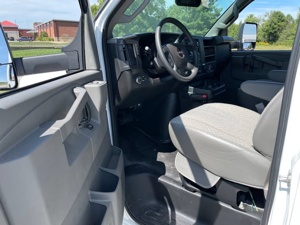 New 2025 GMC Savana 4500 w/ Power Convenience Package RWD image 22