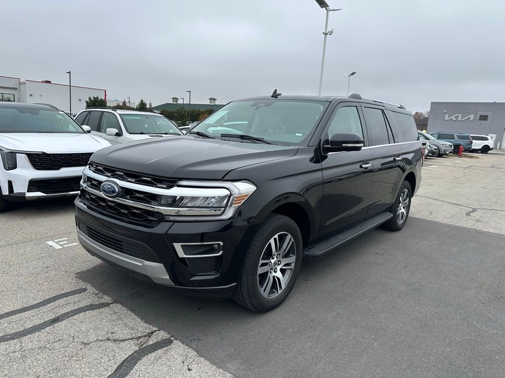 Used 2024 Ford Expedition Max Limited image 3