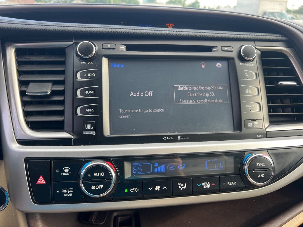 Used 2014 Toyota Highlander Limited AWD/4WD image 33