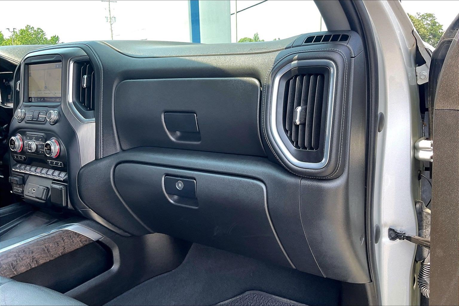 Used 2021 GMC Sierra 3500 Denali w/ Denali Ultimate Package AWD/4WD image 15