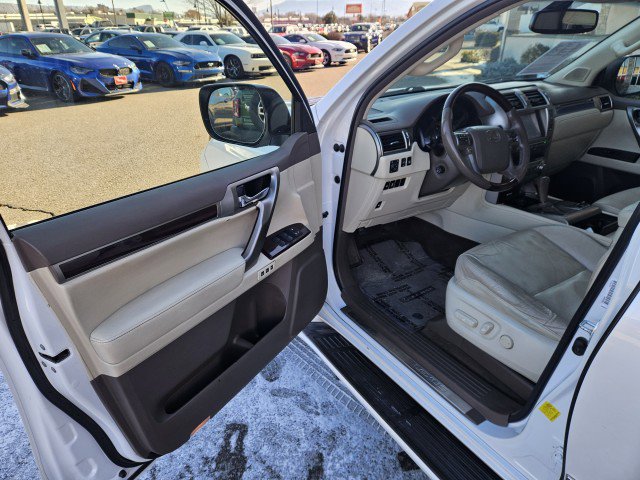 Used 2014 Lexus GX 460 image 8