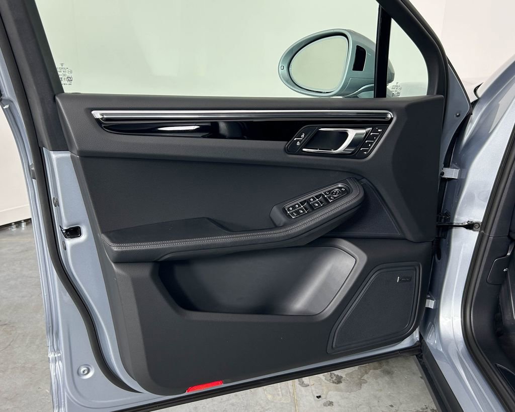 New 2026 Porsche Macan AWD/4WD image 14
