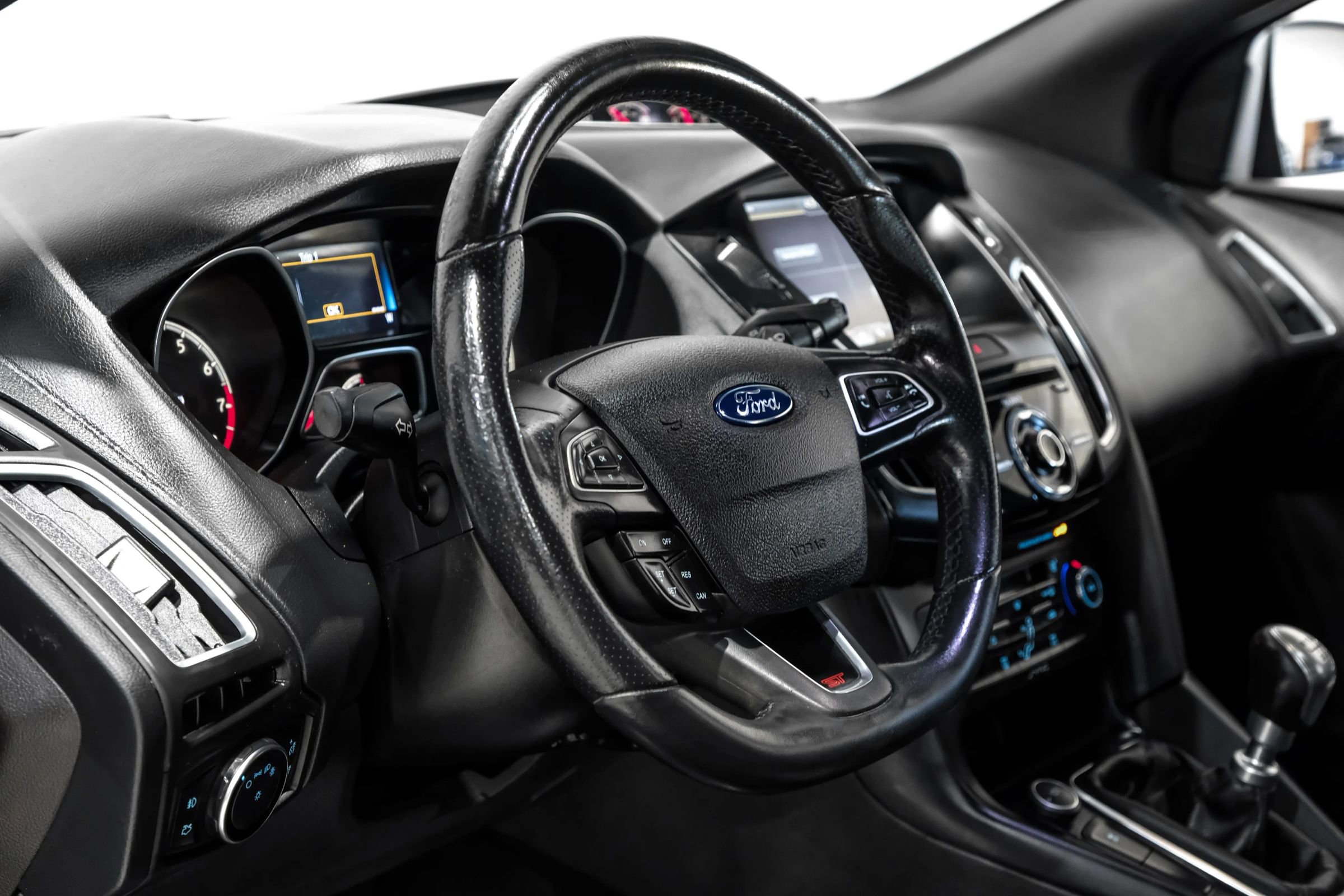 Used 2015 Ford Focus ST w/ Equipment Group 401A image 18