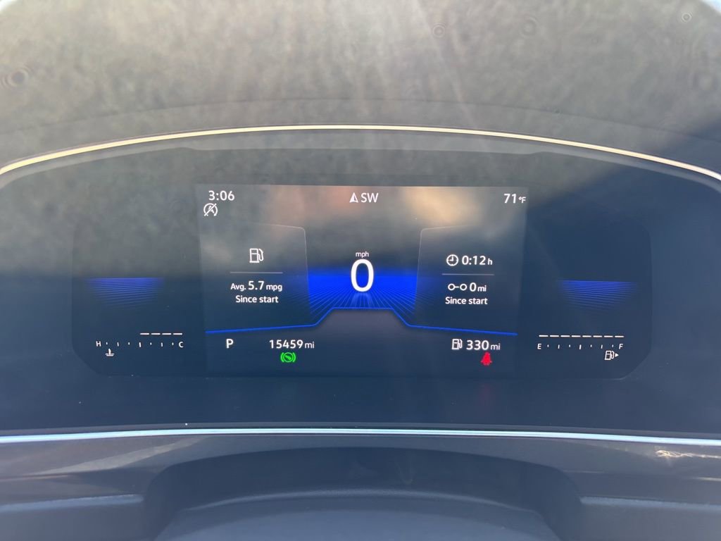 Used 2022 Volkswagen Tiguan SE w/ Panoramic Sunroof Package image 17