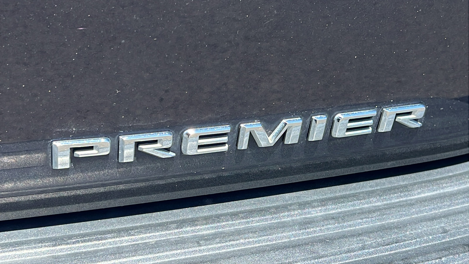 Certified 2023 Chevrolet Suburban Premier AWD/4WD image 12