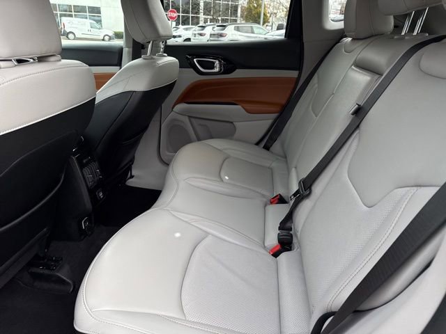 Used 2022 Jeep Compass Limited image 19