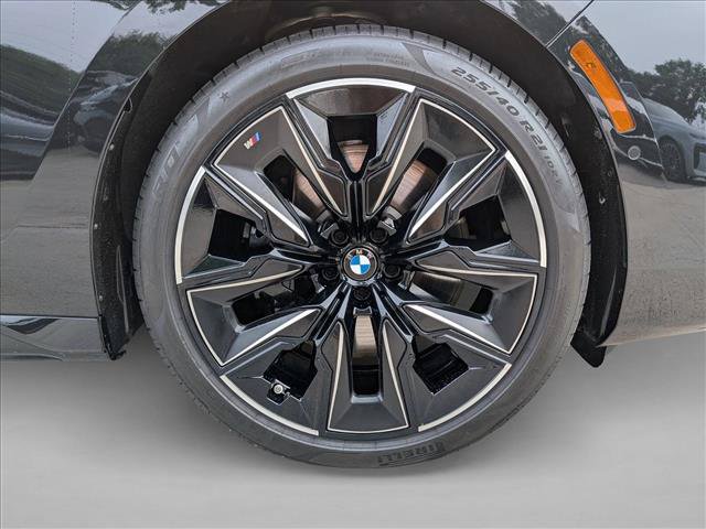 Used 2024 BMW 760i xDrive w/ Executive Package AWD/4WD image 24