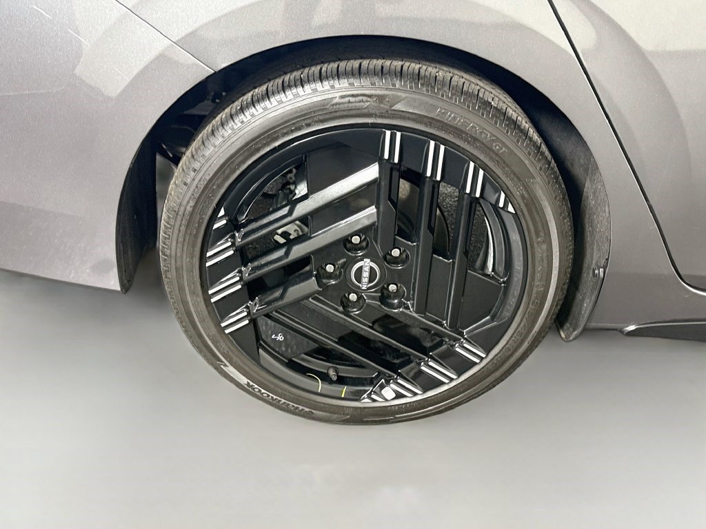 Used 2026 Nissan Sentra SR w/ Floor Mat Package FWD image 32