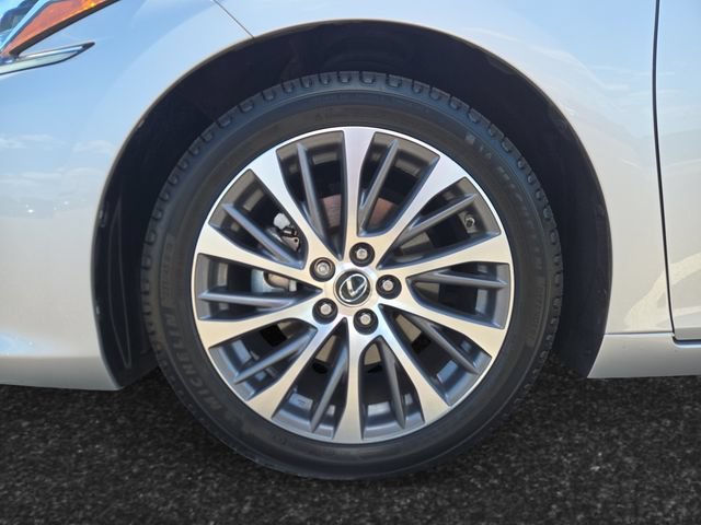 Used 2021 Lexus ES 300h w/ Premium Package FWD image 4