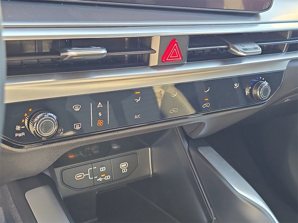 New 2026 Kia Sorento LX image 25