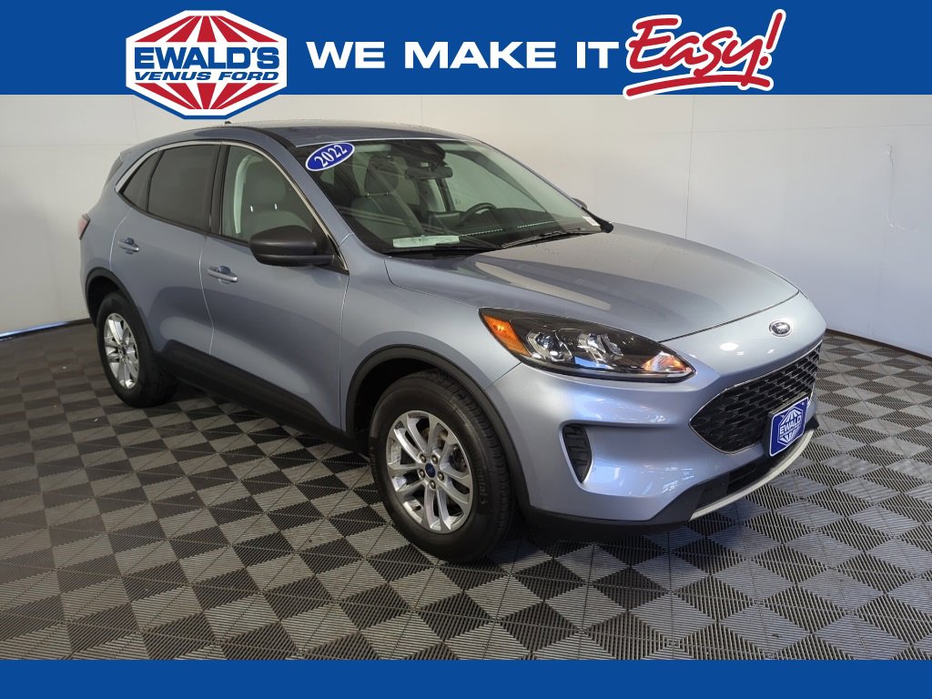 Used 2022 Ford Escape SE image 1