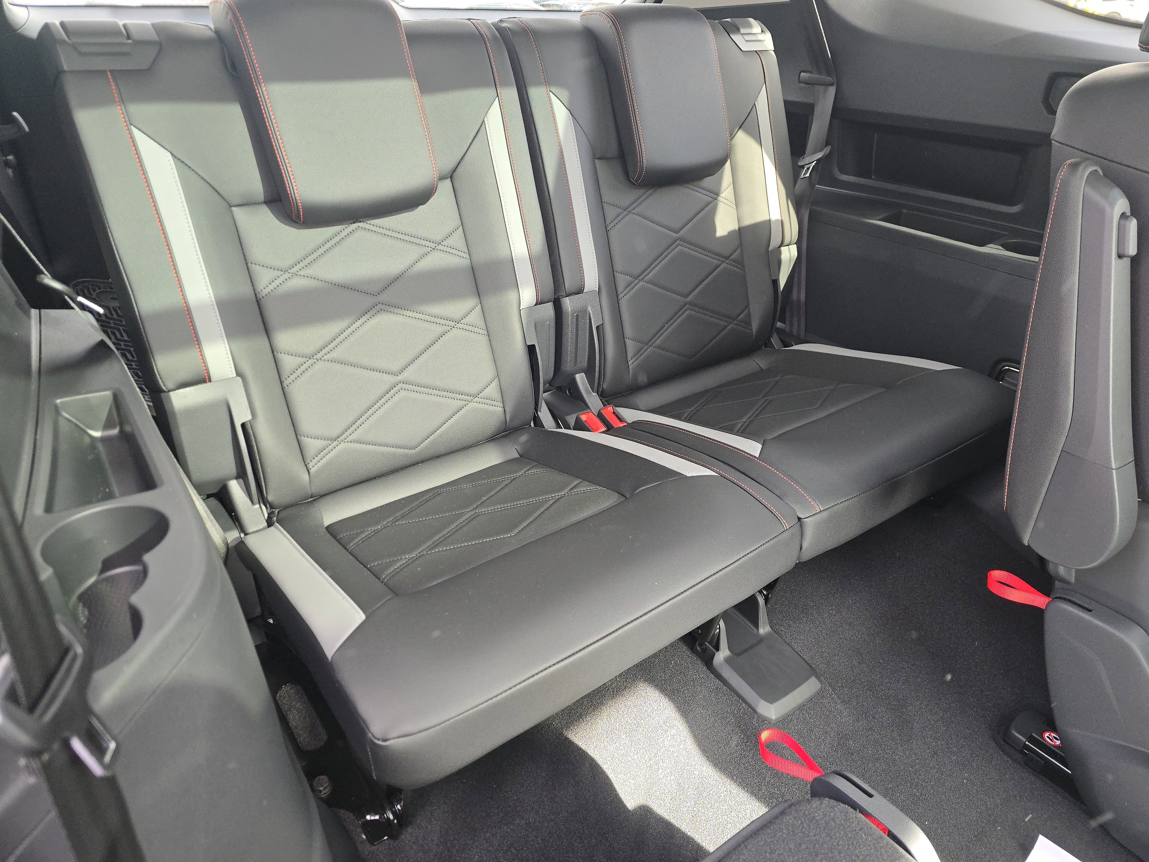 New 2026 Volkswagen Atlas Peak Edition image 18