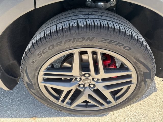 Used 2025 Ford Explorer ST-Line w/ ST-Line Street Pack AWD/4WD image 29