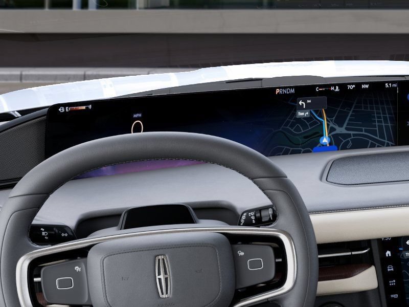 New 2027 Lincoln Navigator Premiere AWD/4WD image 13