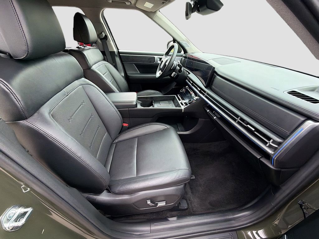 Used 2025 Hyundai Santa Fe Limited image 17