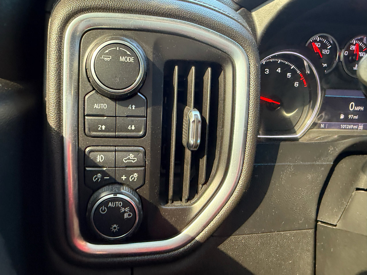 Used 2020 Chevrolet Silverado 1500 LT Trail Boss w/ Convenience Package image 22