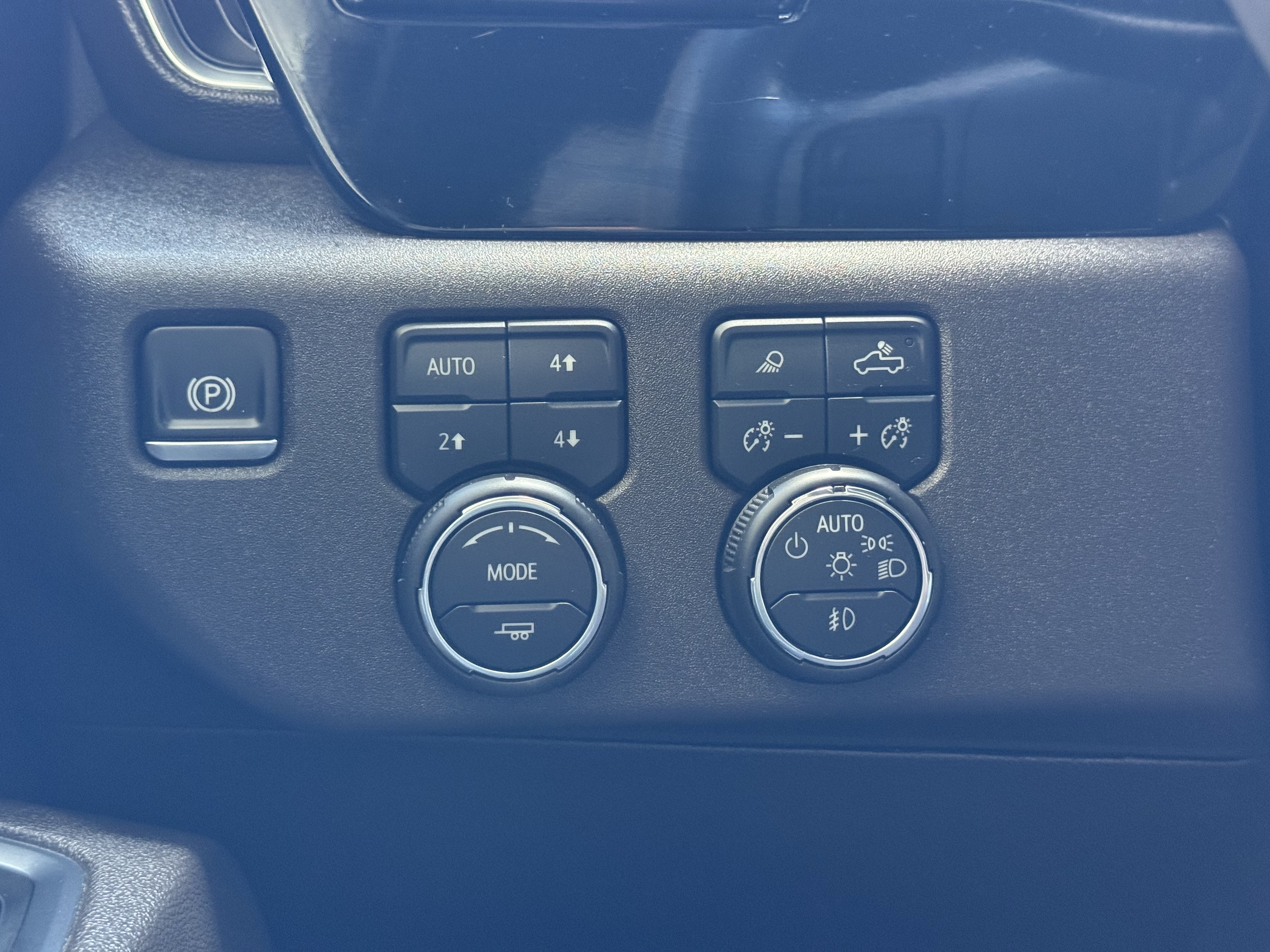 Certified 2025 Chevrolet Silverado 3500 LTZ w/ LTZ Convenience Package AWD/4WD image 33
