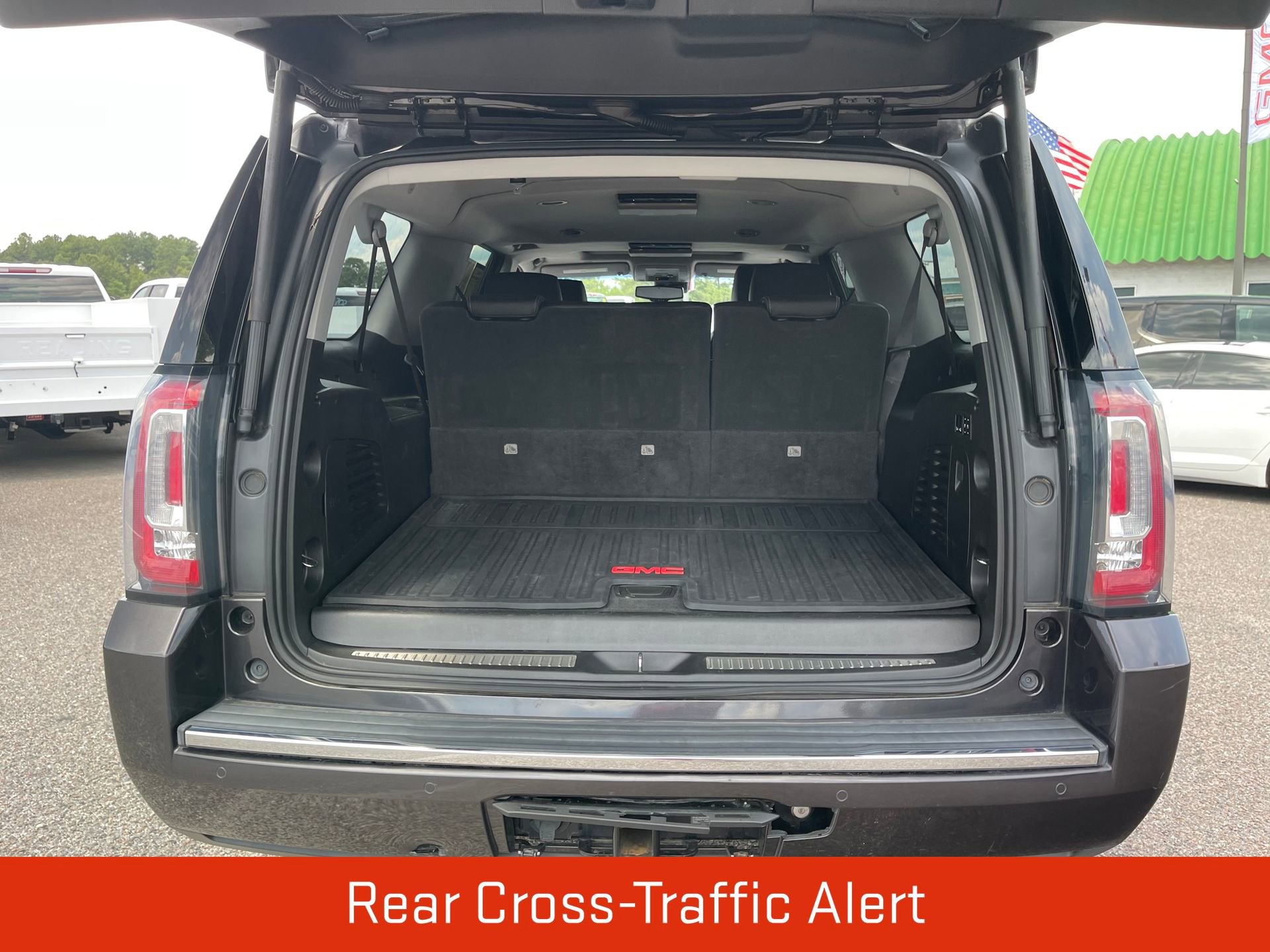 Used 2018 GMC Yukon XL Denali w/ Open Road Package AWD/4WD image 22