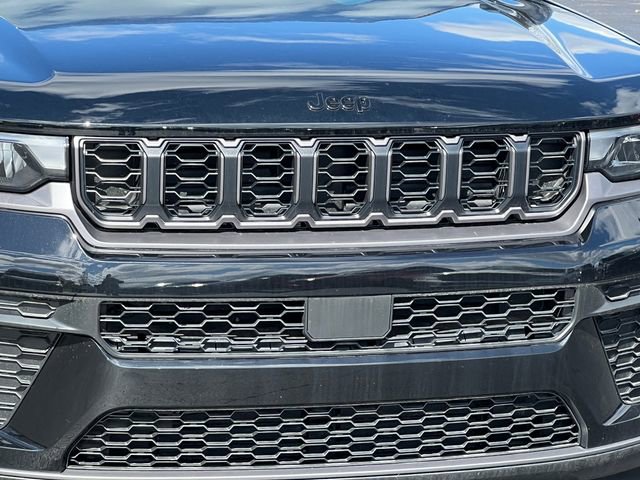 New 2026 Jeep Grand Cherokee Altitude AWD/4WD image 40