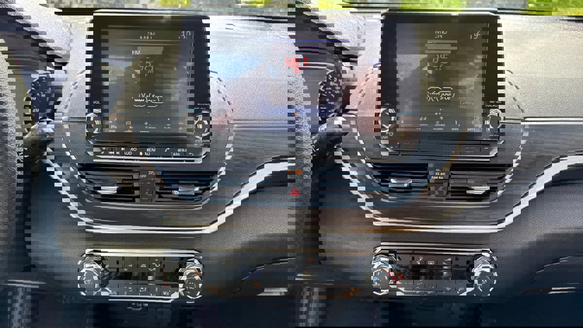 Used 2023 Nissan Altima 2.5 SV image 13