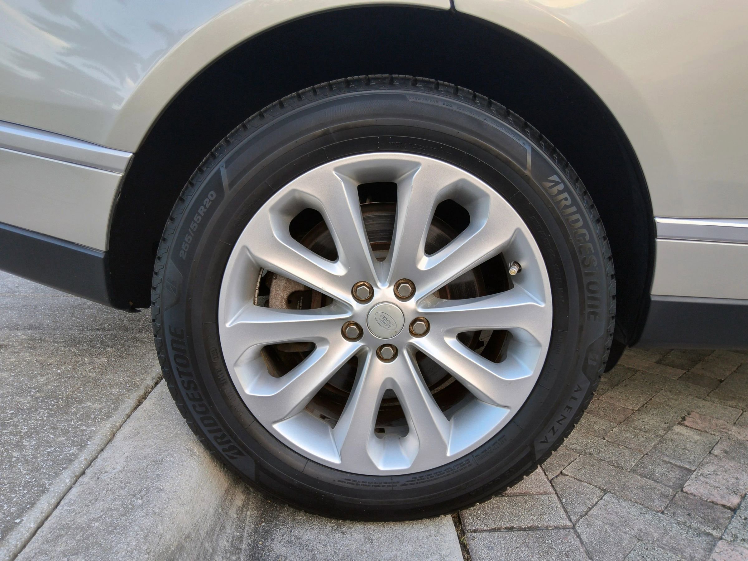 Used 2015 Land Rover Range Rover HSE image 47