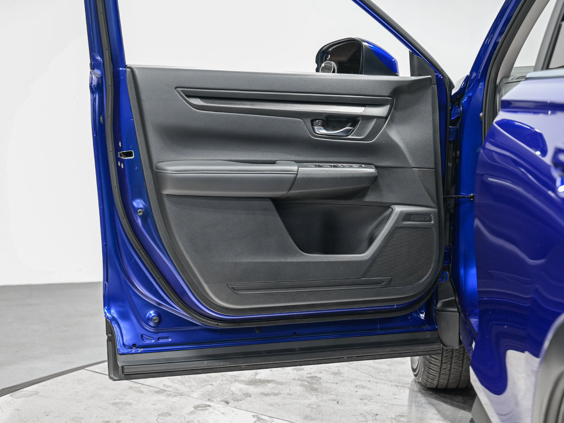 Used 2025 Honda CR-V EX image 12