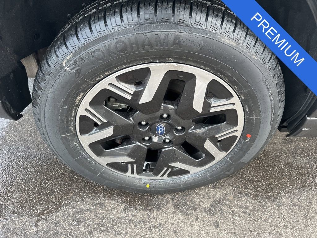 Used 2025 Subaru Forester Premium image 32