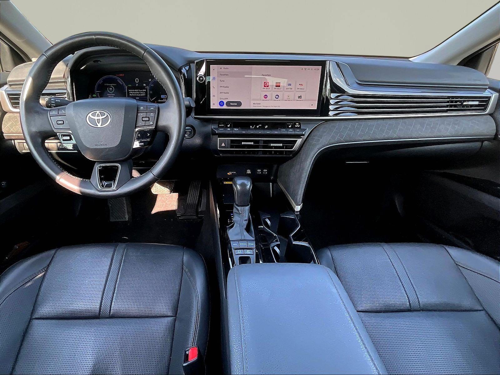 Used 2025 Toyota Camry XLE FWD image 7