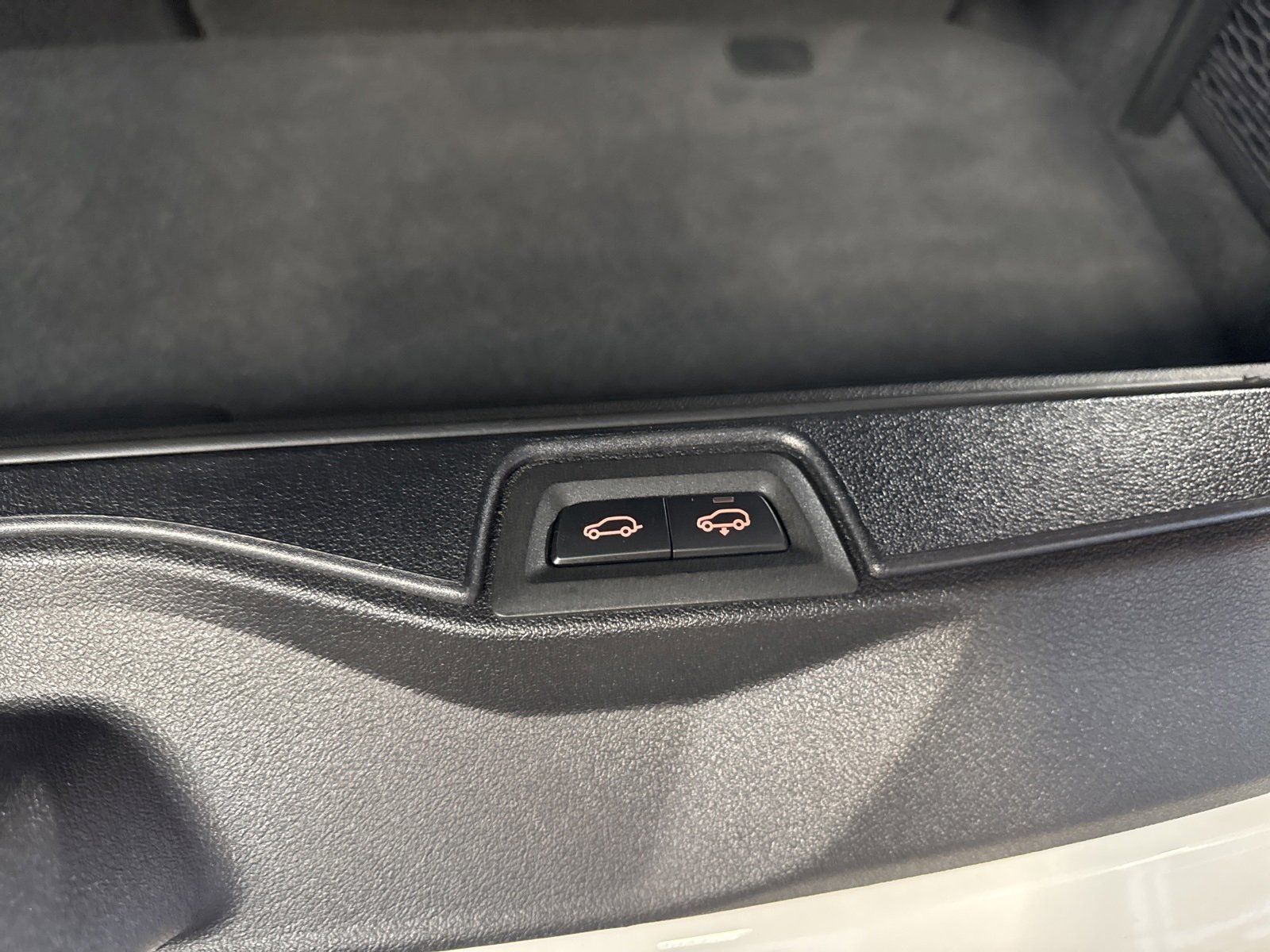 Used 2023 BMW X7 xDrive40i w/ M Sport Package image 31