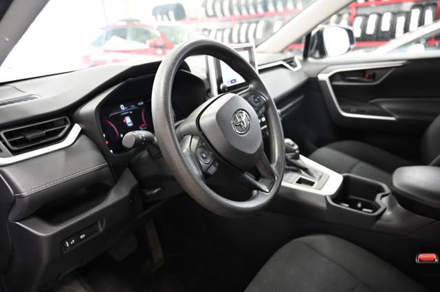 Used 2024 Toyota RAV4 LE AWD/4WD image 20