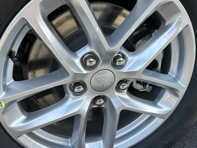 New 2026 Jeep Grand Cherokee L Laredo AWD/4WD image 25
