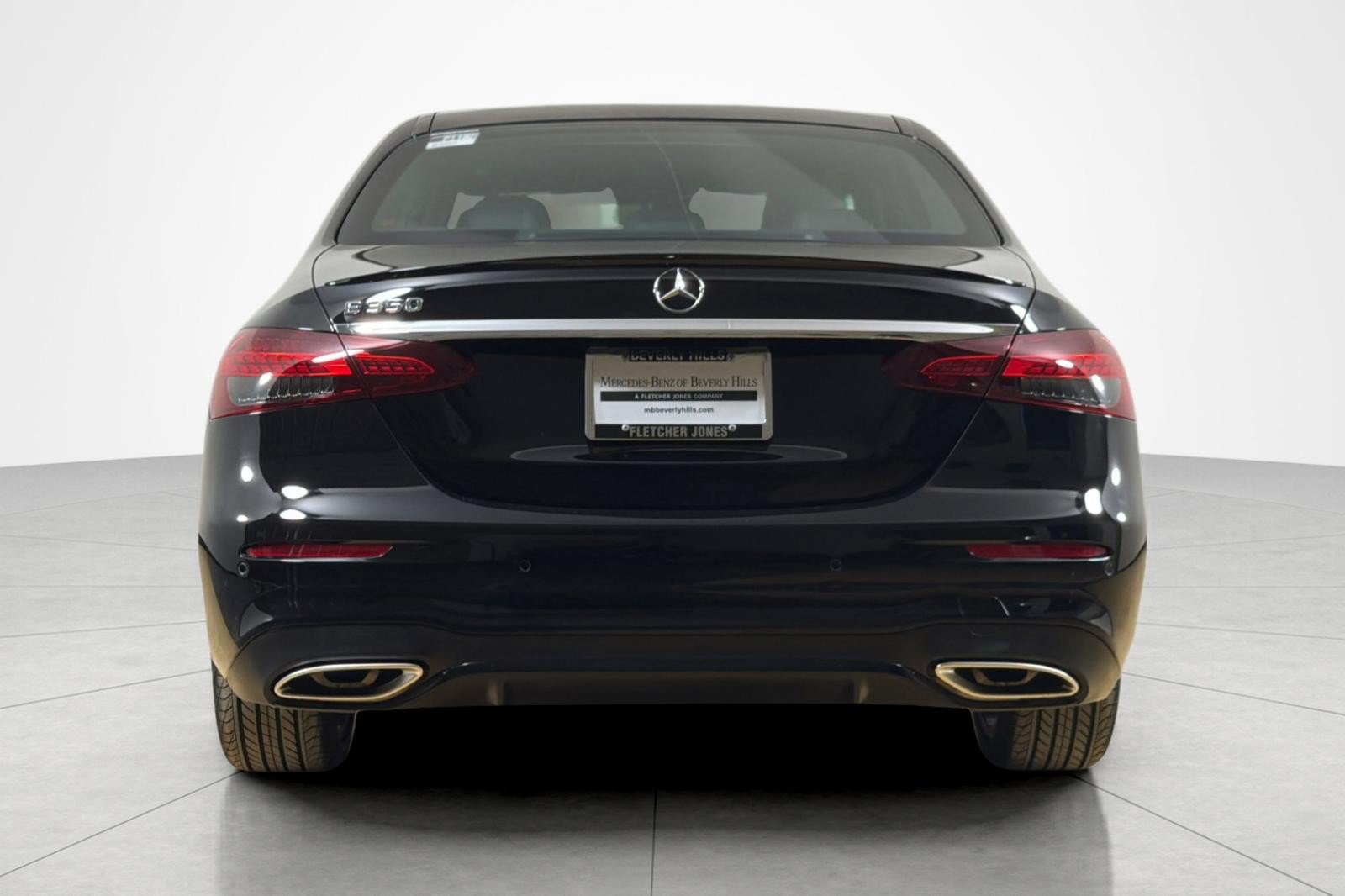 Used 2023 Mercedes-Benz E 350 Sedan image 4