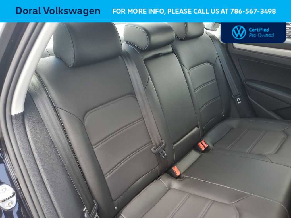 Used 2022 Volkswagen Passat 2.0T SE FWD image 30