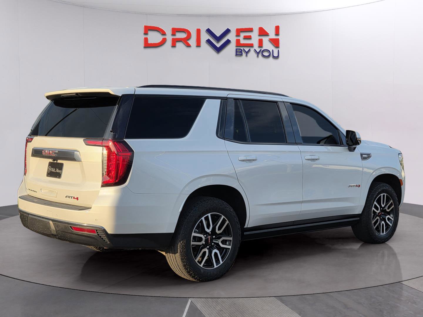 Used 2024 GMC Yukon AT4 w/ AT4 Premium Plus Package AWD/4WD image 5